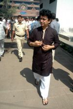 Sajid Nadiadwala at Raj Kanwar_s funeral meet in Oshiwara on 5th Feb 2012 (17).JPG